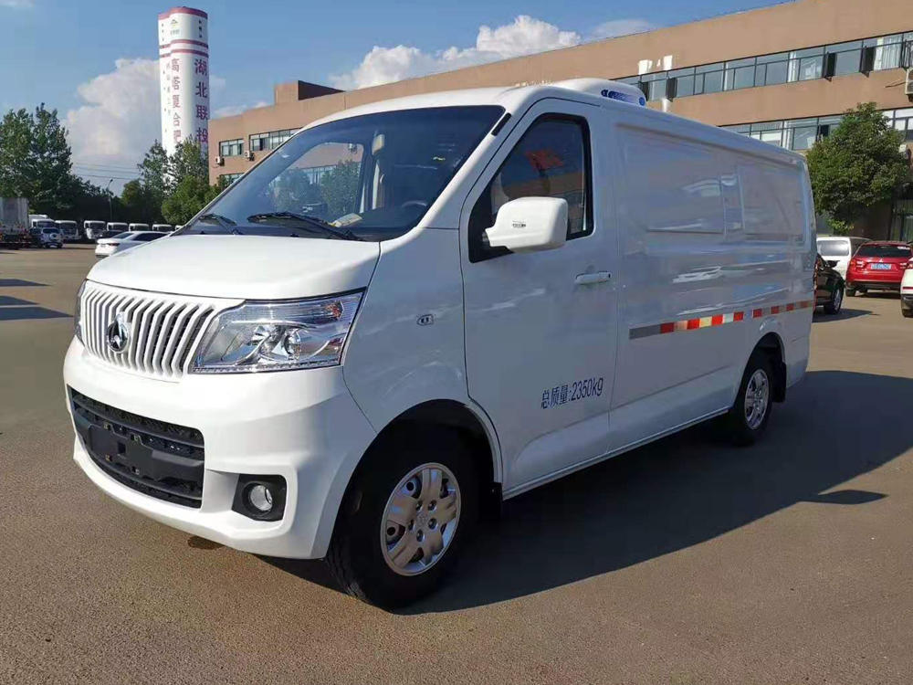 長(cháng)安睿行M80冷藏車(chē)