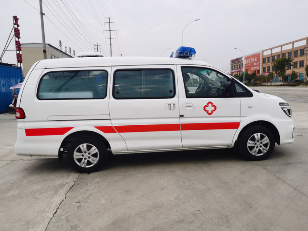 東風(fēng)風(fēng)行救護車(chē)