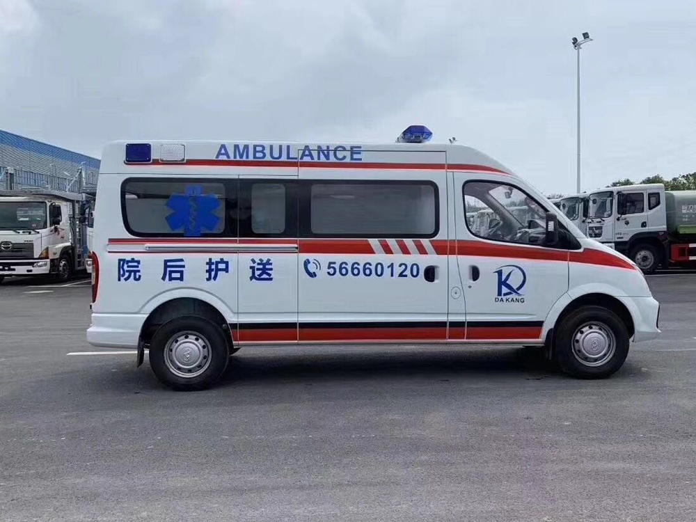國六上汽大通救護車(chē)(長(cháng)軸中頂)