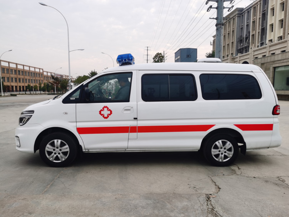 東風(fēng)風(fēng)行救護車(chē)