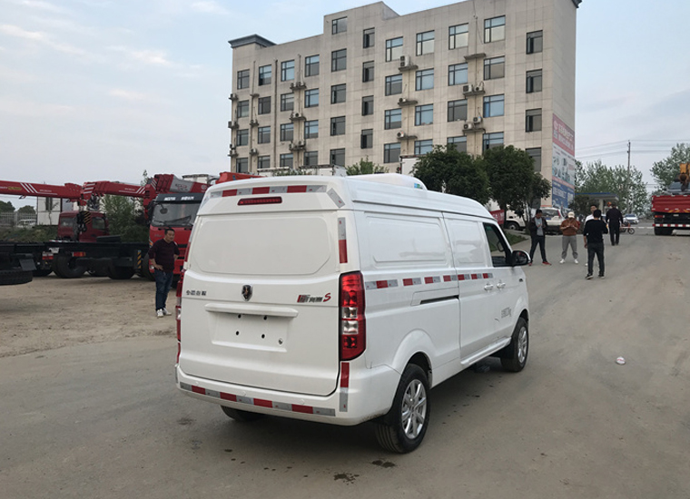 金杯新海獅疫苗冷藏車(chē)