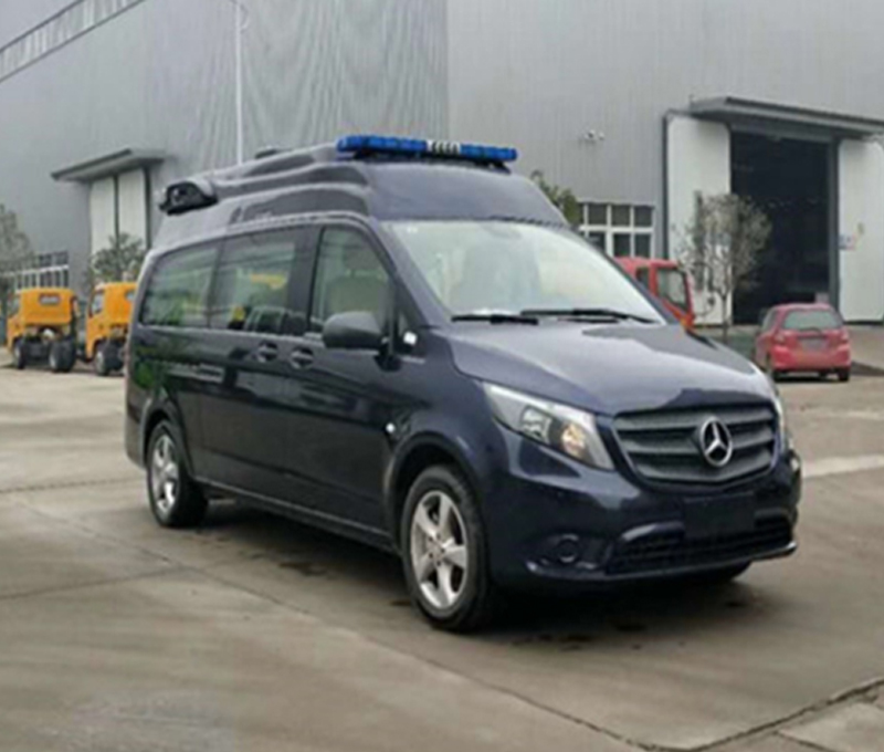 奔馳水質(zhì)檢測車(chē)