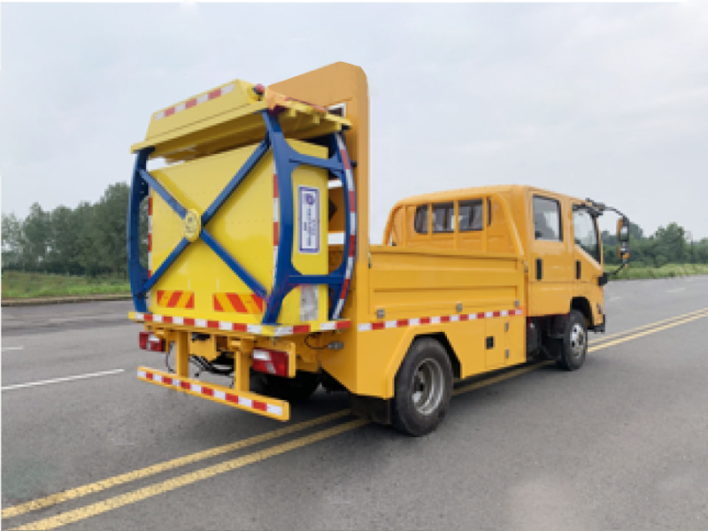 江鈴凱運防撞緩沖車(chē)