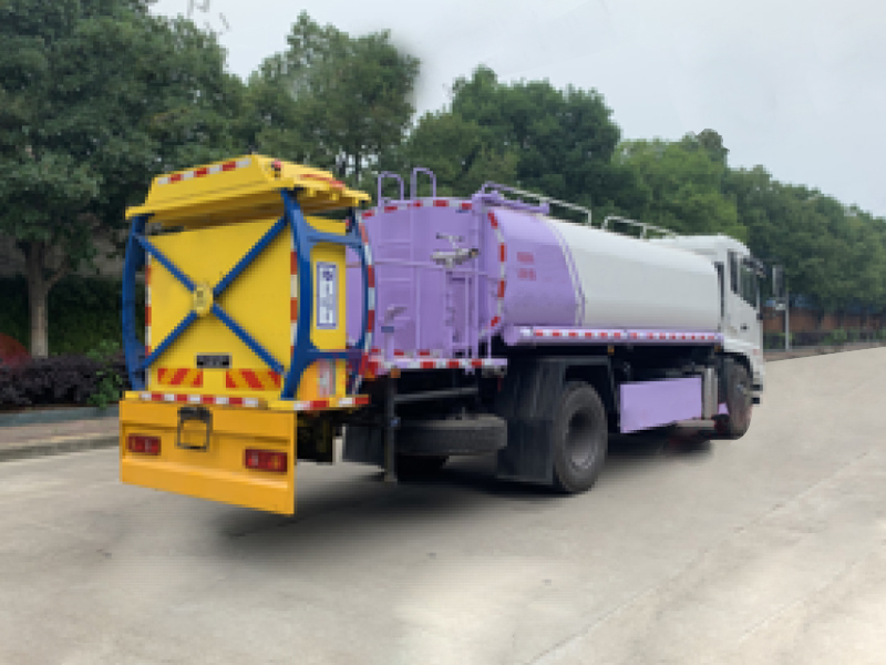 東風(fēng)天錦清洗防撞緩沖車(chē)