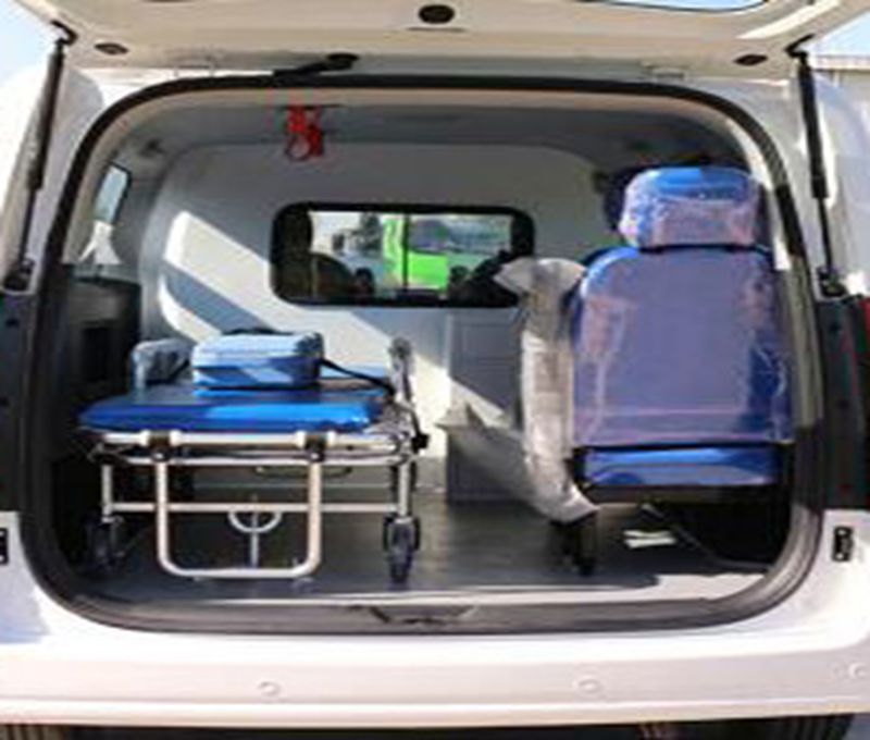 東風(fēng)CLW5020XJHCD6型救護車(chē)