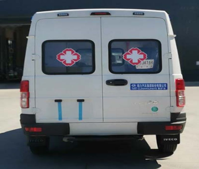 依維柯CL5049XJH6YS型救護車(chē)