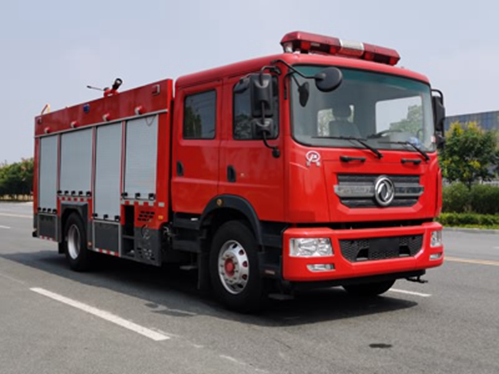 東風(fēng)7噸水罐消防車(chē)