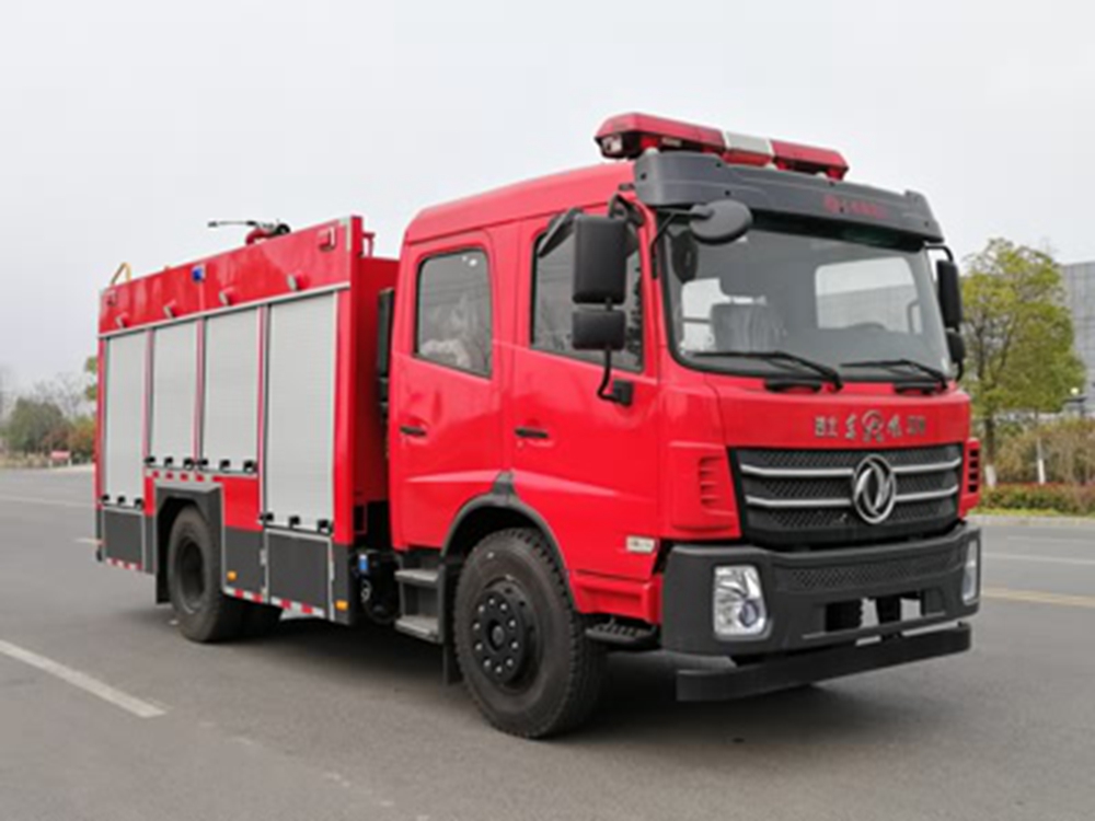 東風(fēng)6噸水罐消防車(chē)