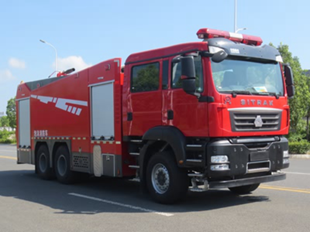 重汽13噸泡沫消防車(chē)