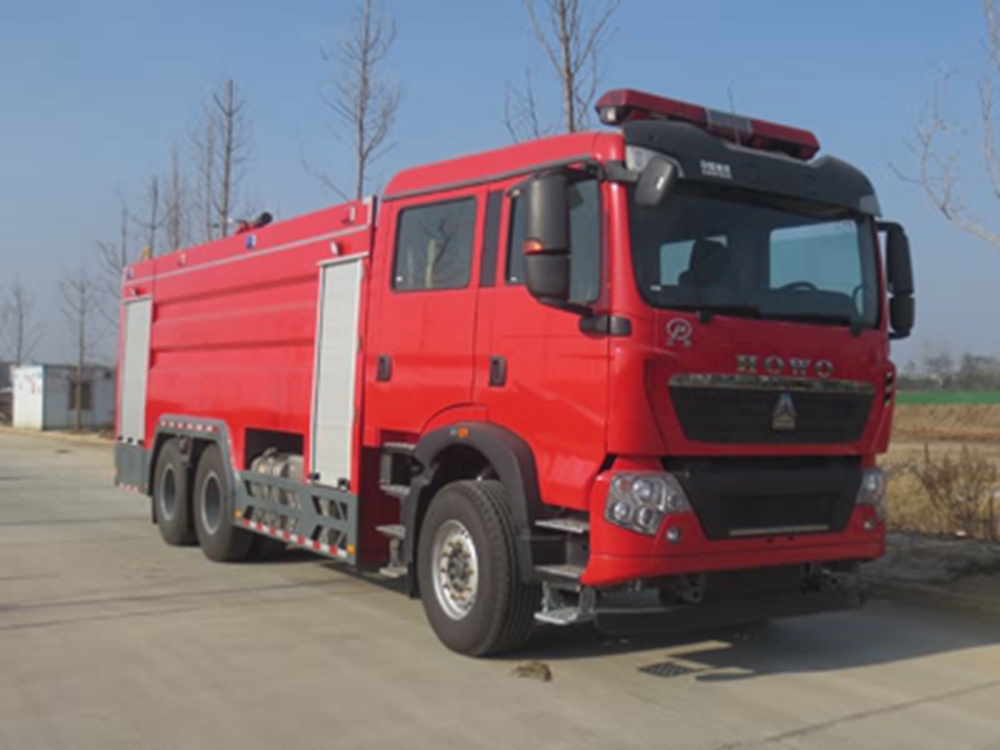 重汽16噸水罐消防車(chē)