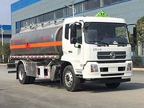 程力威牌CLW5180GYYLD6型鋁合金運油車(chē)