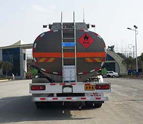 程力威牌CLW5180GYYLD6型鋁合金運油車(chē)